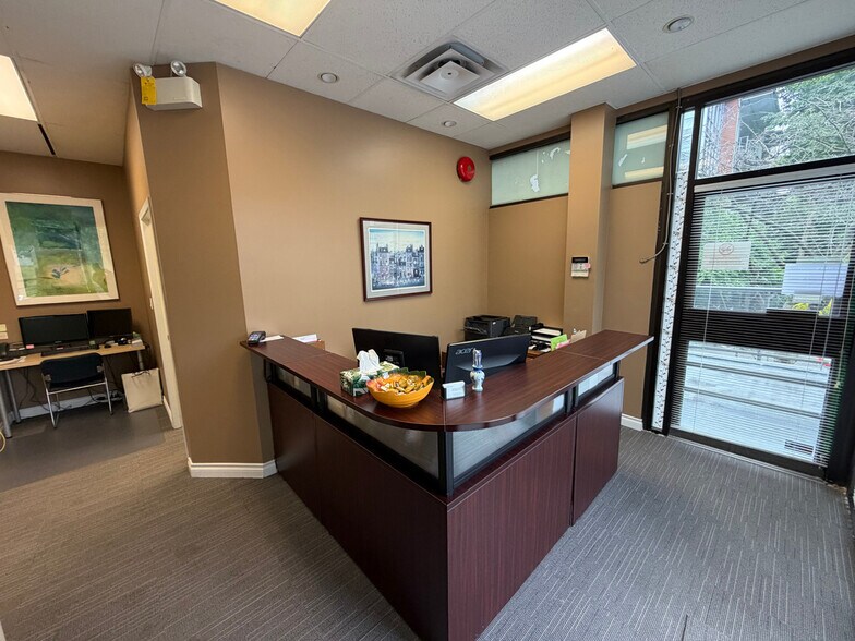More Photos Of 410, 460 And 470 - 233 West 1st St, North Vancouver Medical For Sale