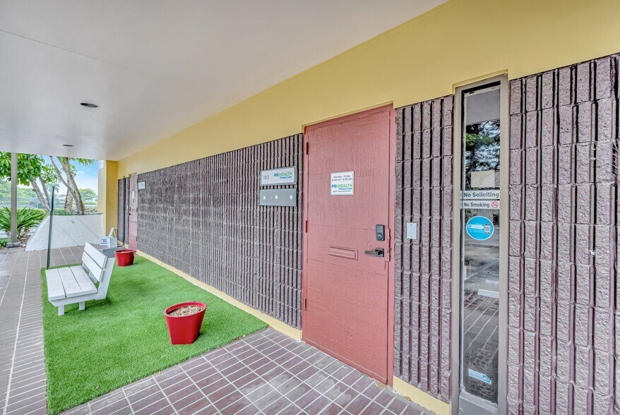 More Photos Of 3157 N University Dr, Davie Medical For Lease