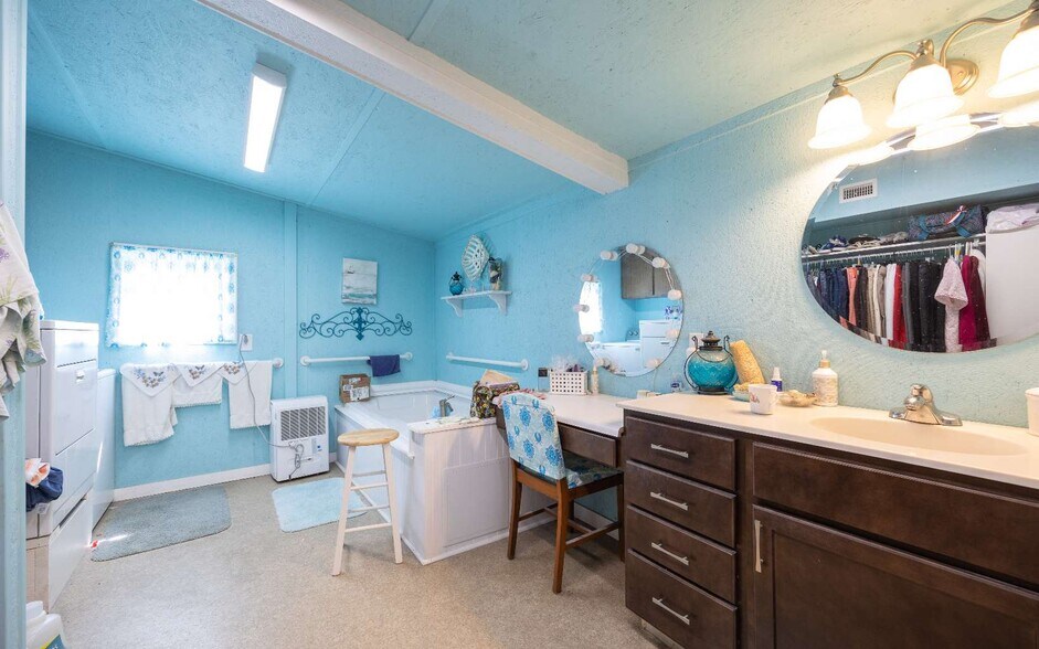 More Photos Of 11973 SE County Road 132, Jasper Office Residential For Sale