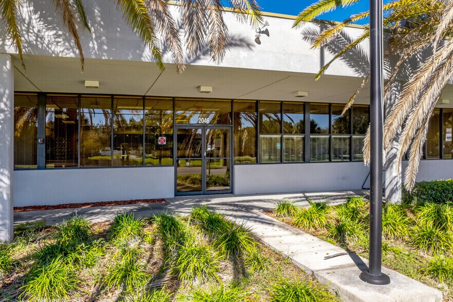 More Photos Of 2046 Bayshore Blvd, Dunedin Storefront Retail Office For Sale