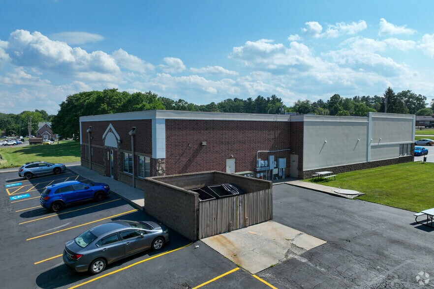 More Photos Of 3657 Fishcreek Rd, Stow Freestanding For Lease