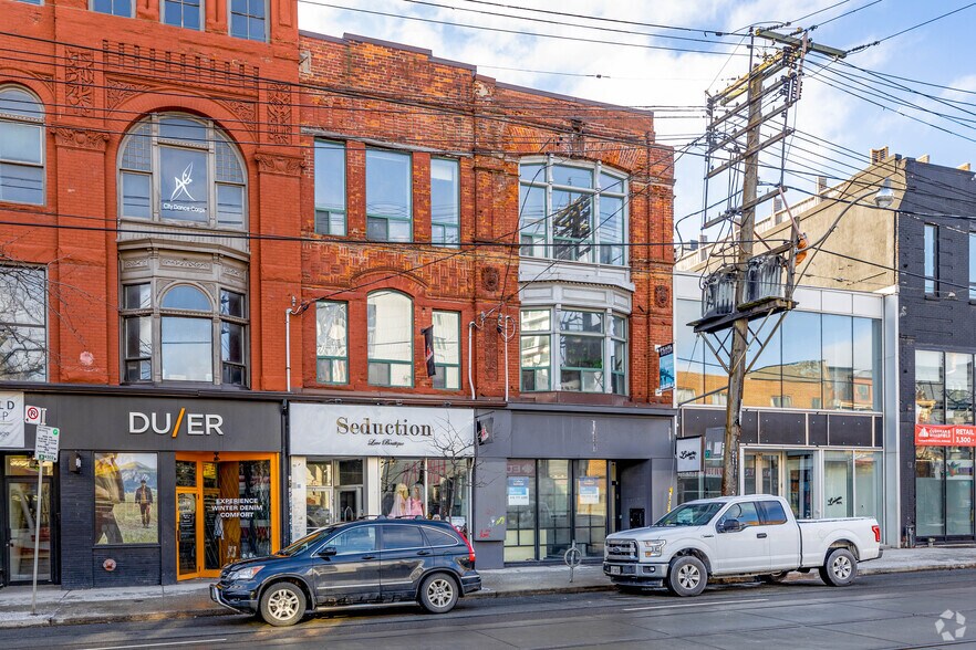 More Photos Of 493-497 Queen St W, Toronto Storefront Retail Office For Lease
