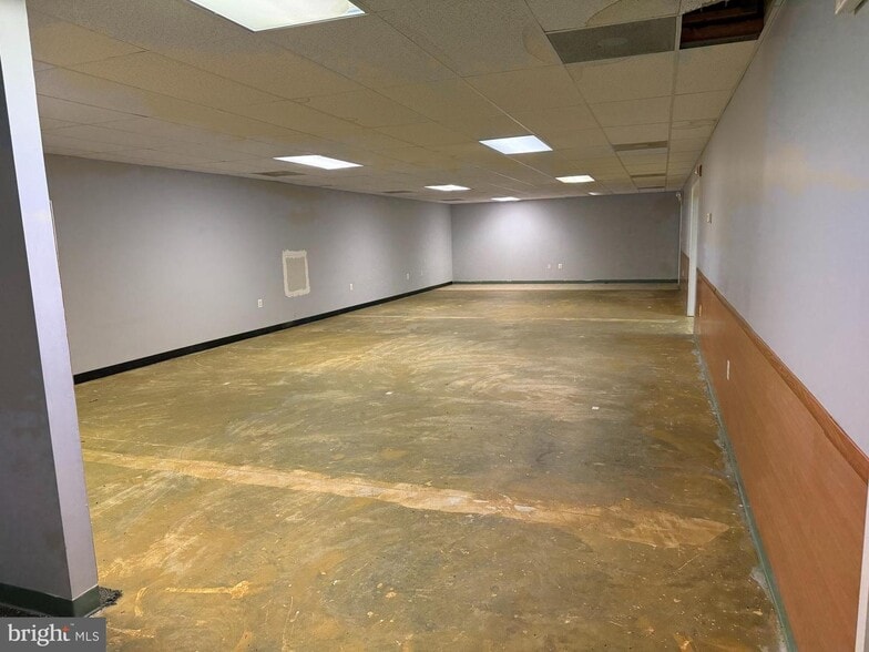 More Photos Of 225 Town Square Dr, Lusby Medical For Lease