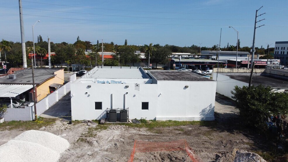 More Photos Of 10836 NW 7th Ave, Miami Coworking Space