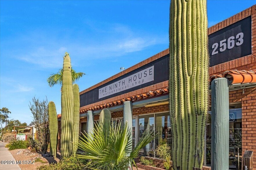More Photos Of 2561-2563 E Fort Lowell Rd, Tucson Freestanding For Sale