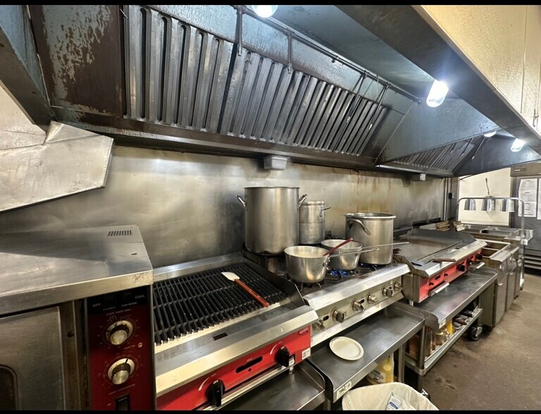 More Photos Of 524 S Dawson St, Meeker General Retail For Sale