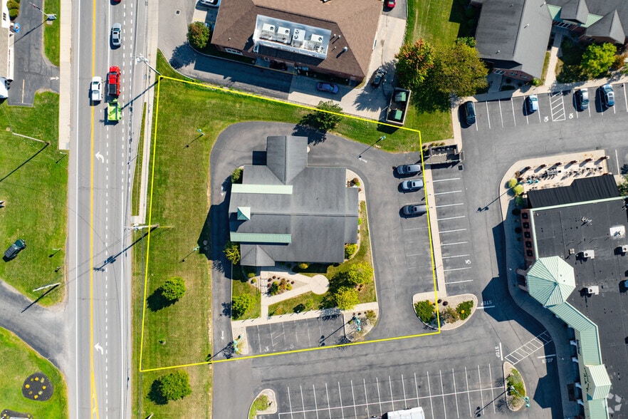 More Photos Of 815 Ridge Rd, Webster Bank For Lease