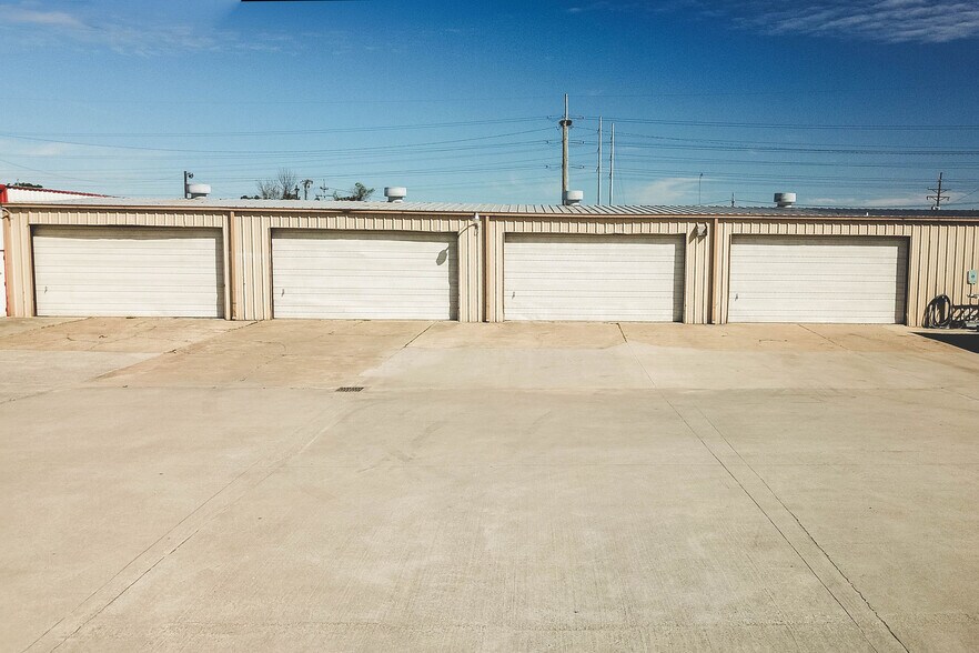 More Photos Of 21262 US Highway 59, New Caney Manufacturing For Sale