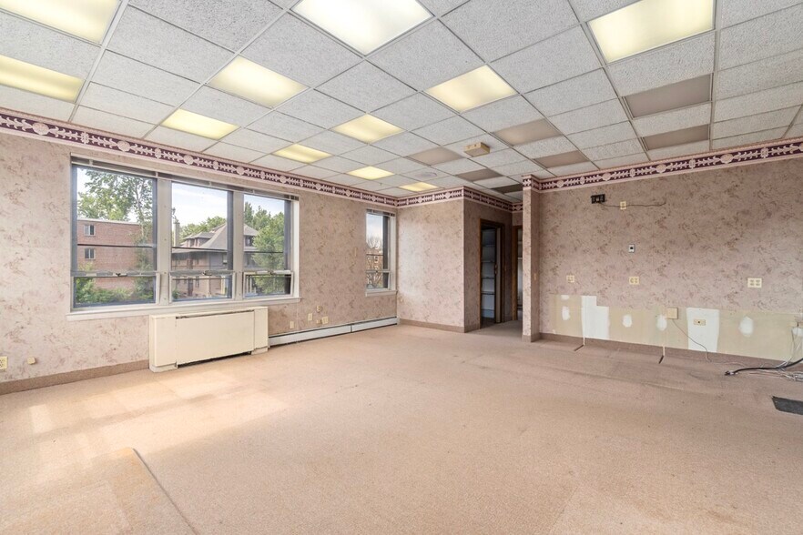 More Photos Of 609 Farmington Ave, Hartford Medical For Lease