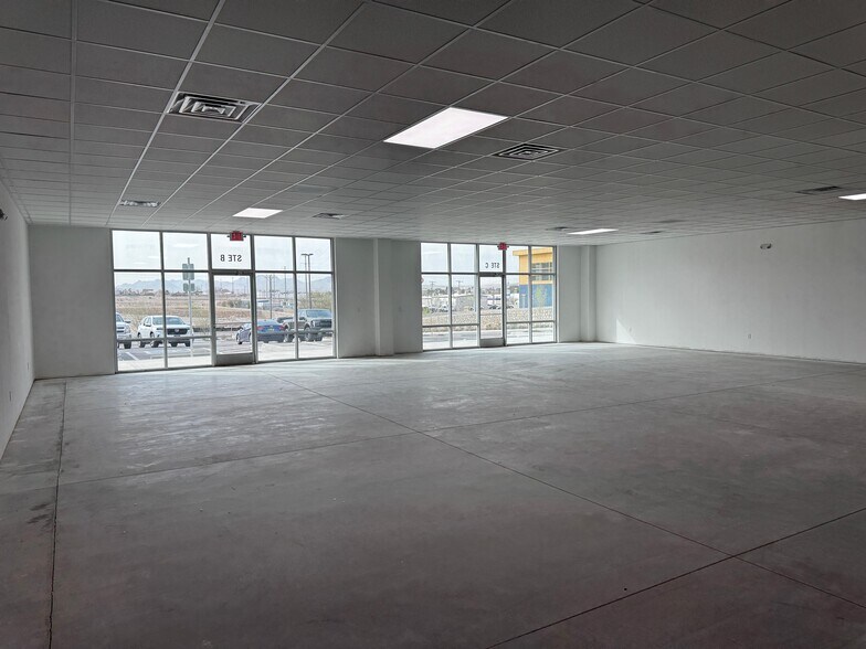 More Photos Of 113 E Redd Rd, El Paso Storefront For Lease
