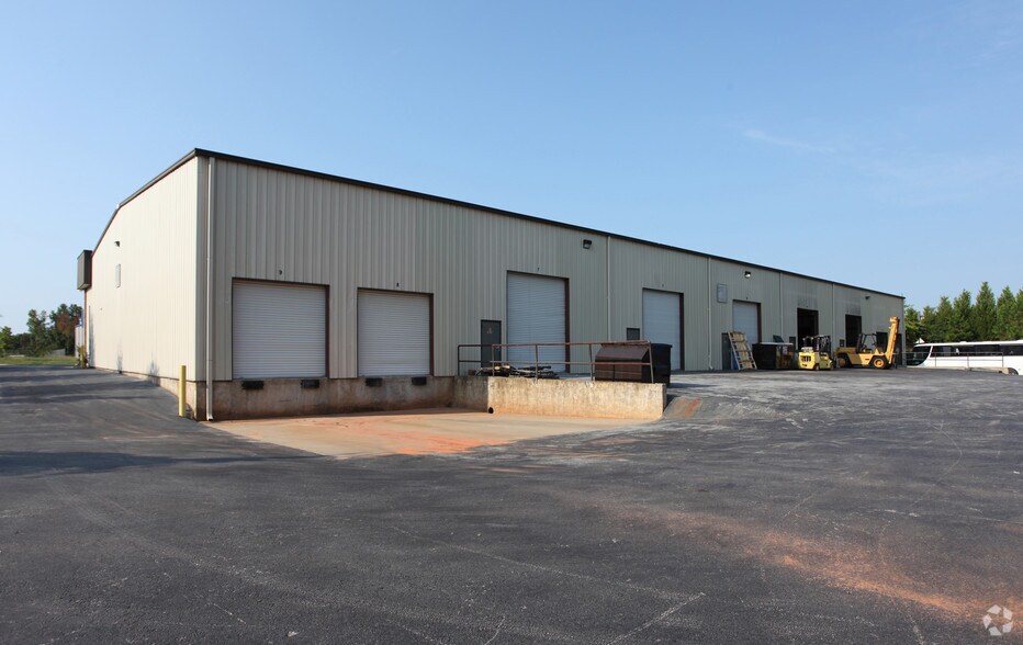 More Photos Of 1605-1615 Meredith Park Dr, McDonough Warehouse For Lease