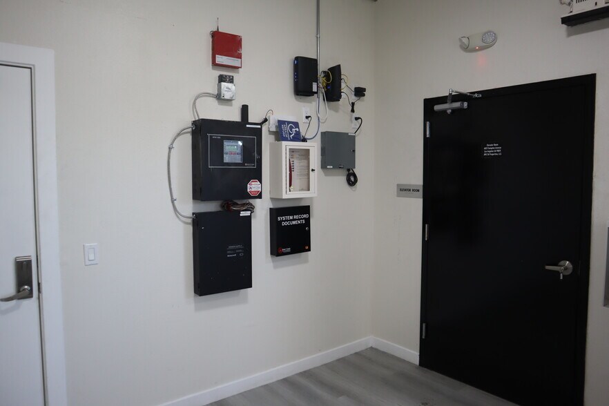 More Photos Of 4821 Compton Ave, Los Angeles Apartments For Sale