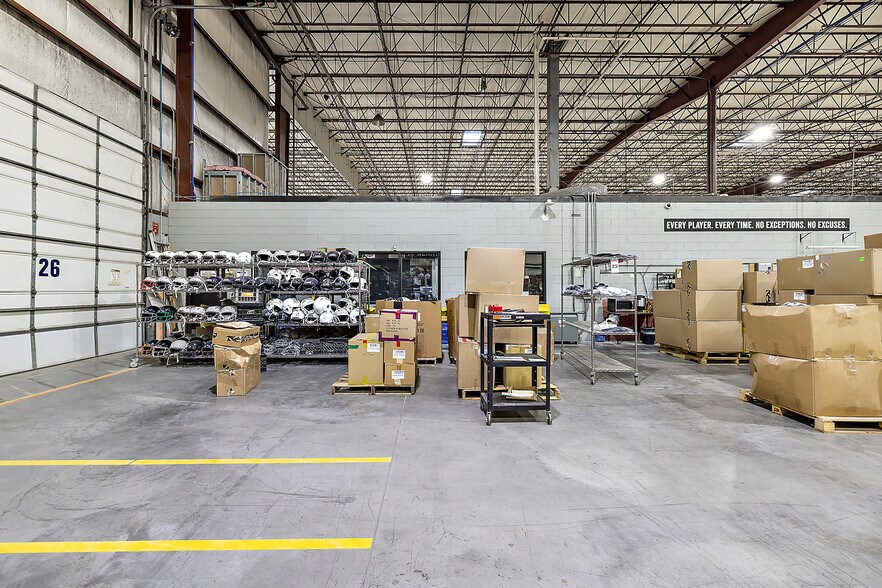 More Photos Of 4333-4335 W Fort St, Detroit Distribution For Lease
