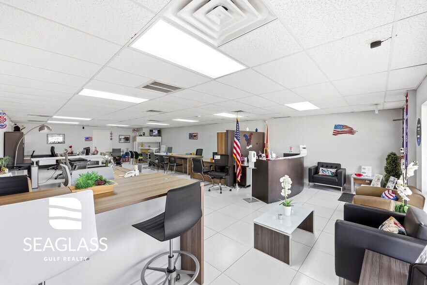 More Photos Of 2730 Fowler St, Fort Myers Freestanding For Sale
