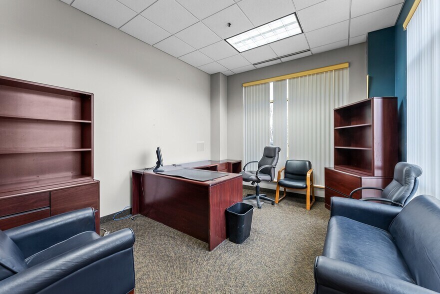 More Photos Of 11180 86th Ave N, Osseo Flex For Lease