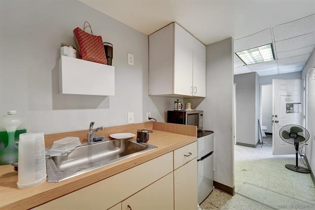More Photos Of 1990 S Santa Fe Ave, Vista Freestanding For Lease