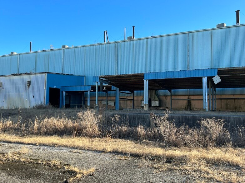 More Photos Of 1762 Goosepond Dr, Scottsboro Warehouse For Lease