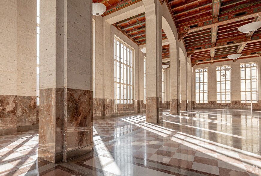 More Photos Of 169 E Flagler St, Miami Office For Lease