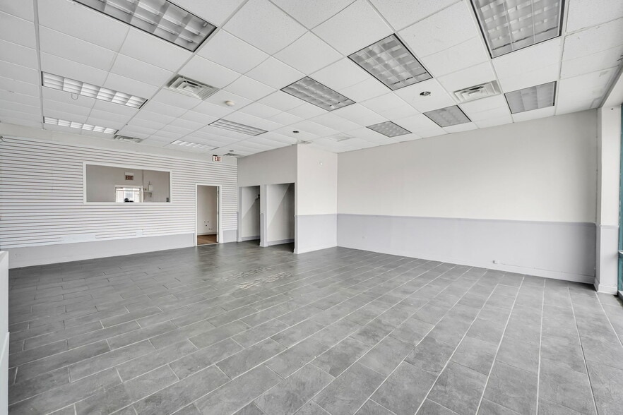 More Photos Of 8235-8259 S Kedzie Ave, Chicago Unknown For Lease