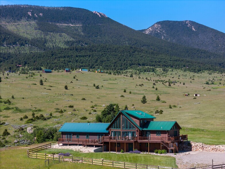 More Photos Of 29 Wineglass Loop S, Livingston Specialty For Sale