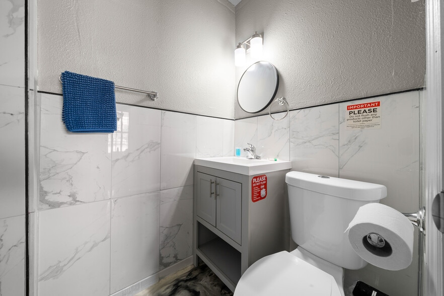 More Photos Of 215 S Pine Ave, Ocala Hotel For Sale