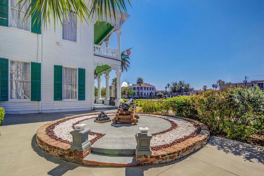 More Photos Of 1502 Market St, Galveston Hospitality For Sale