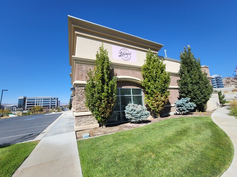 More Photos Of 2450 W Executive Pkwy, Lehi Storefront For Lease