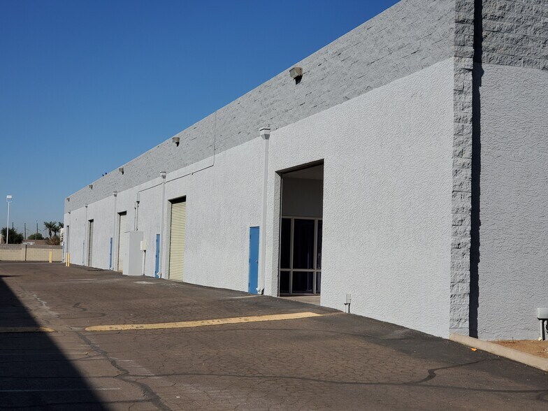 More Photos Of 422 S Madison Dr, Tempe Warehouse For Lease