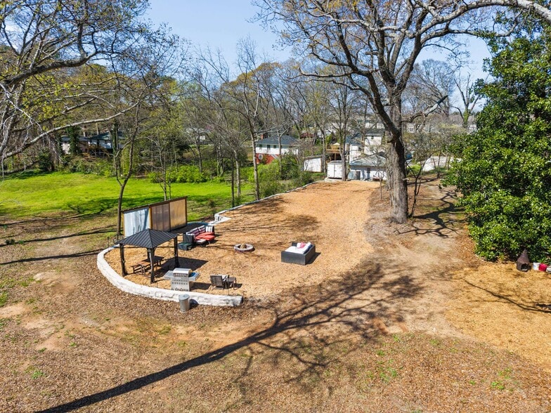 More Photos Of 1860 Penelope Rd NW, Atlanta Hospitality For Sale