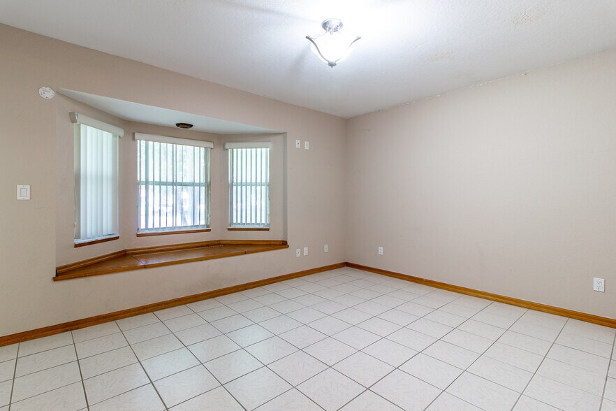 More Photos Of 3255 SE 3rd Ave, Ocala Office Residential For Sale