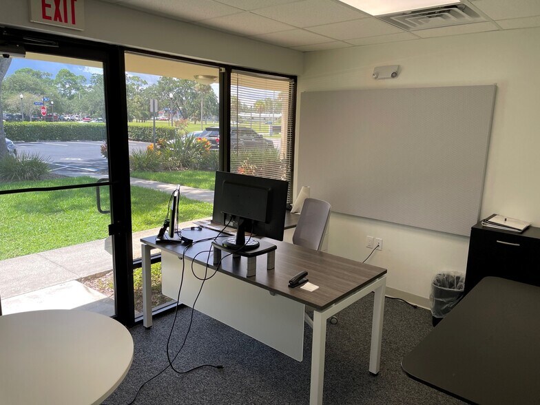 More Photos Of 120 State St E, Oldsmar Medical For Lease