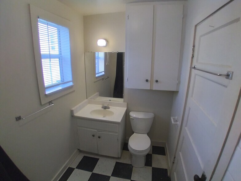More Photos Of 219 W Magnolia Ave, San Antonio Apartments For Sale