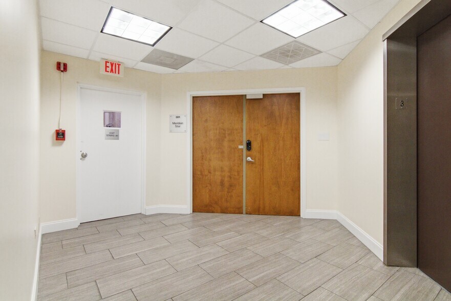 More Photos Of 1640 W Oakland Park Blvd, Fort Lauderdale Office For Sale