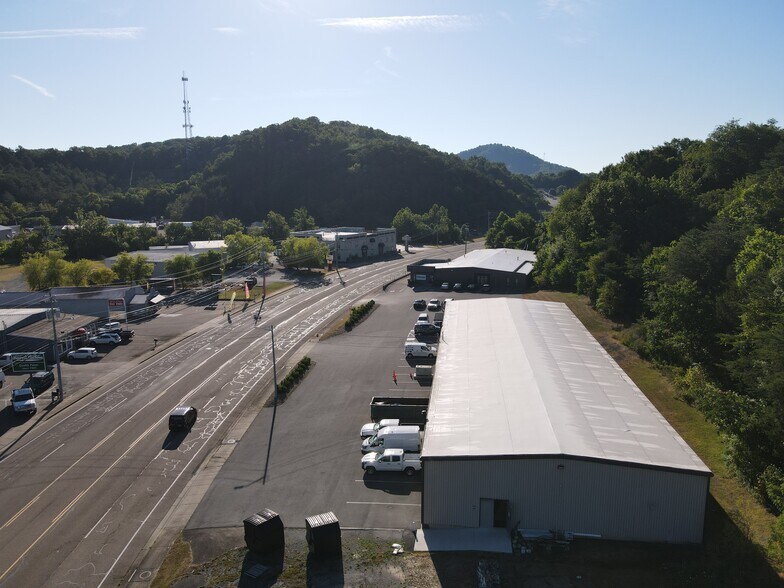 More Photos Of 3017 E Oakland Ave, Johnson City Showroom For Sale