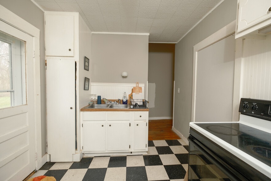 More Photos Of 312 Woodland St, Martin Multifamily For Sale