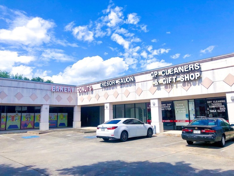 More Photos Of 12336 W Airport Blvd, Stafford Storefront For Lease