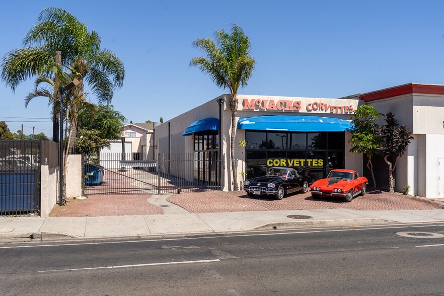 More Photos Of 411 S Harbor Blvd, Santa Ana Auto Dealership For Sale