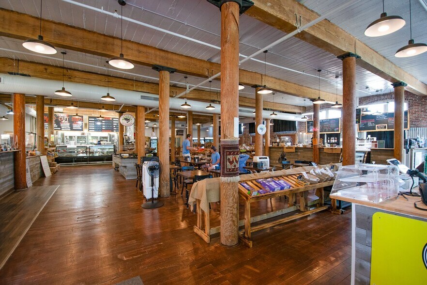 More Photos Of 912 Lady St, Columbia Office For Sale