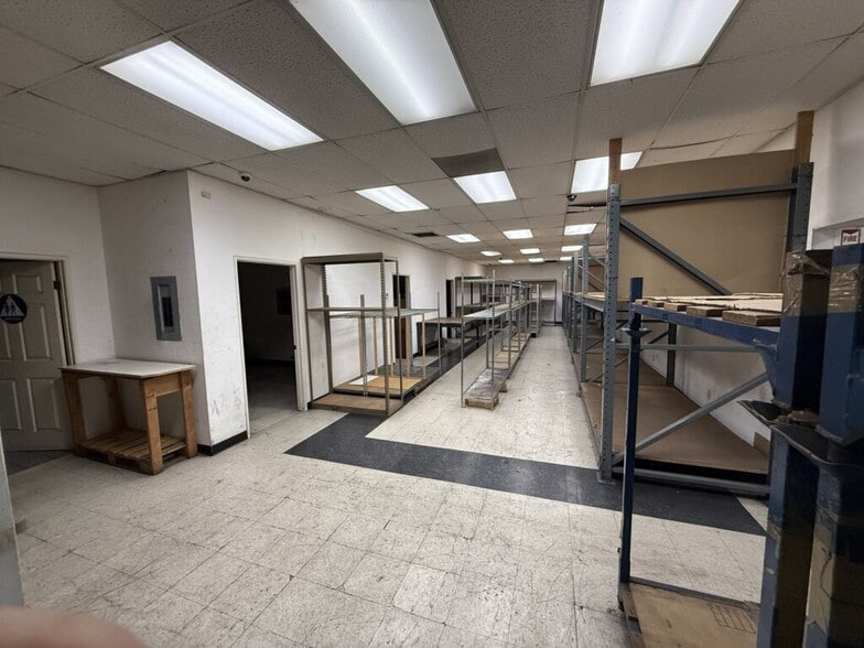 More Photos Of 965 Venice Blvd, Los Angeles Warehouse For Lease