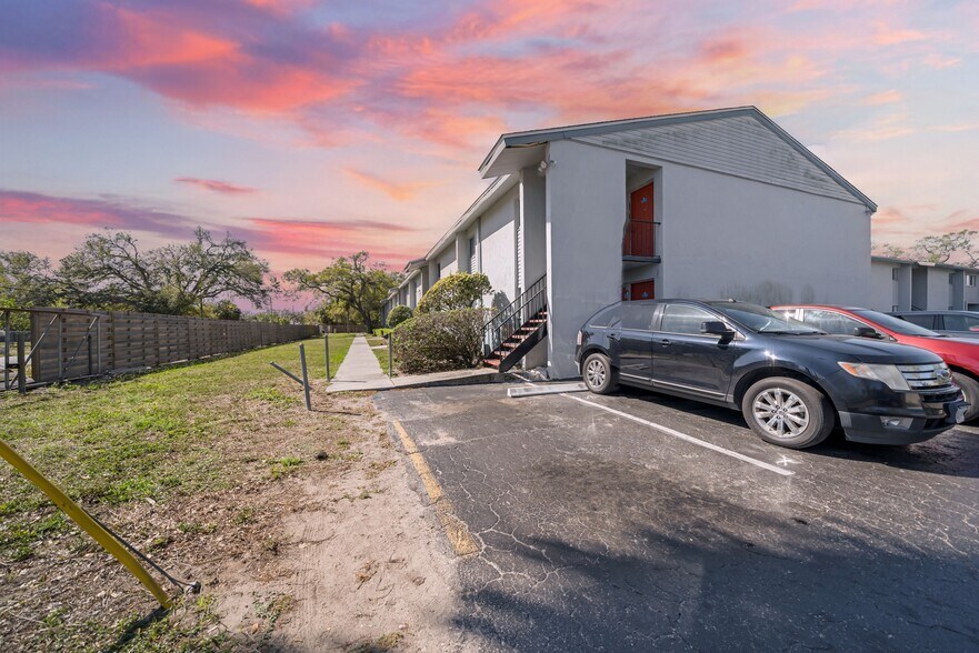 More Photos Of 3810 5th St, Bradenton Apartments For Sale