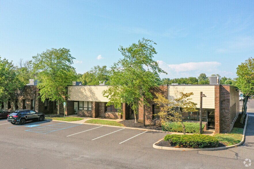 More Photos Of 520 Fellowship Rd, Mount Laurel Flex For Lease