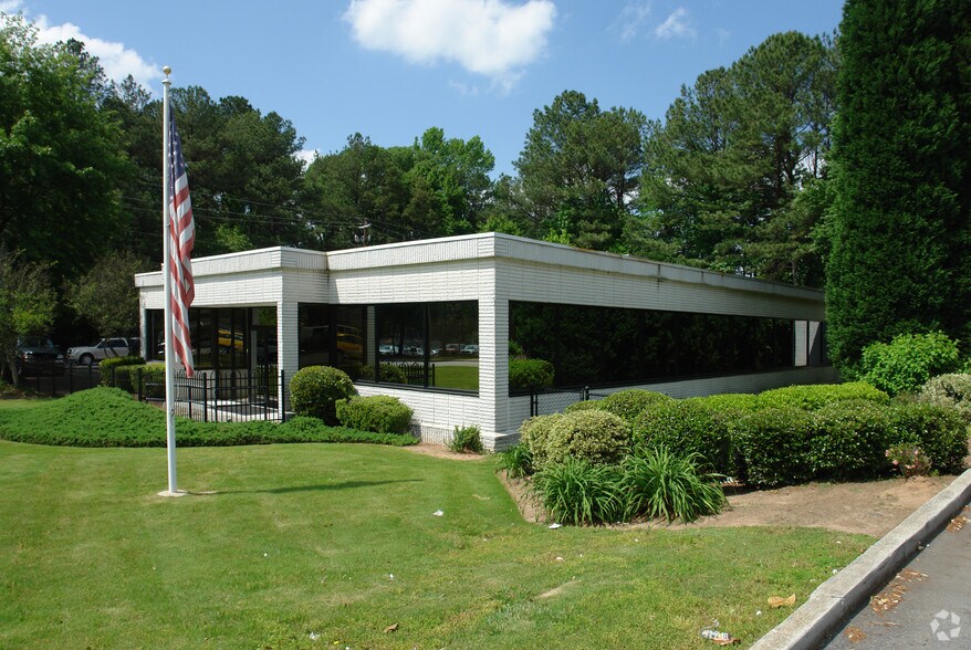 Primary Photo Of 3699 Chamblee Dunwoody Rd, Atlanta Office For Lease