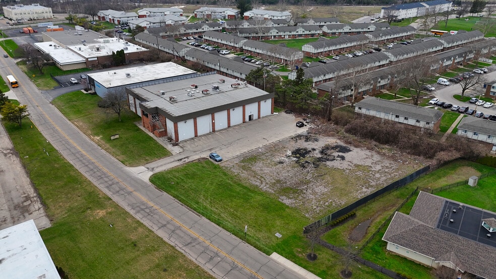 More Photos Of 511 Industrial Mile Rd, Columbus Warehouse For Sale