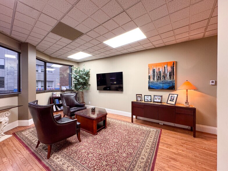 More Photos Of 814 Main St, Moncton Office For Lease