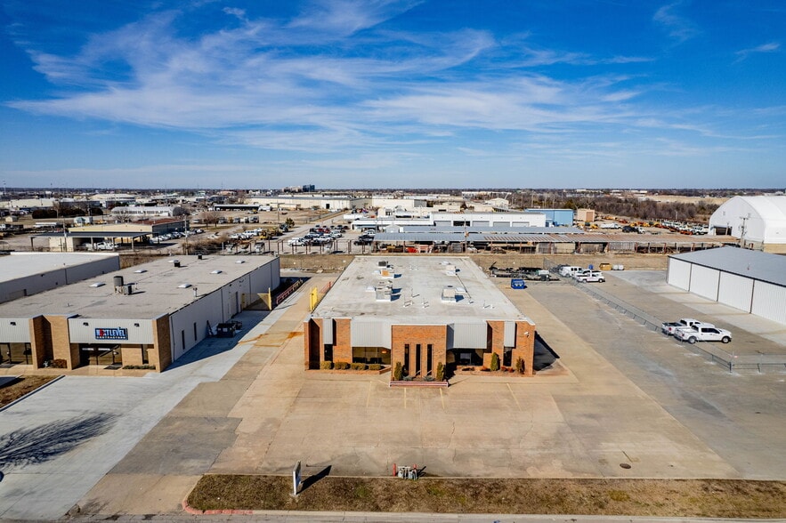 Primary Photo Of 11513-11515 E 58th St, Tulsa Light Distribution For Lease