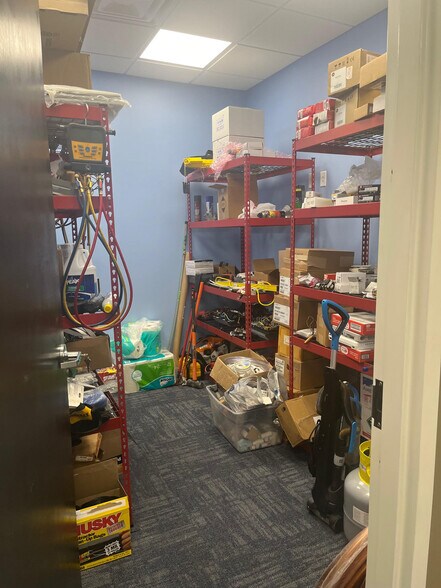 More Photos Of 522 Live Pine Cir, Apopka Warehouse For Sale