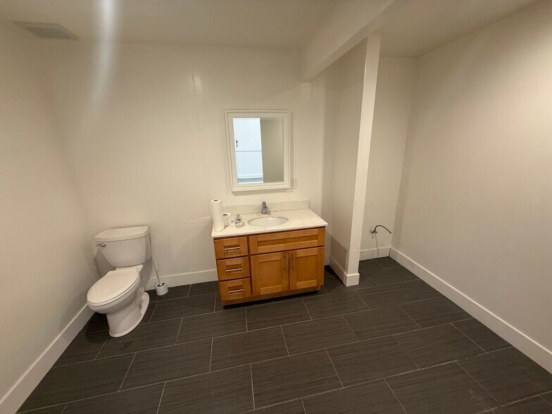 More Photos Of 727-733 Dwight Way, Berkeley Distribution For Lease