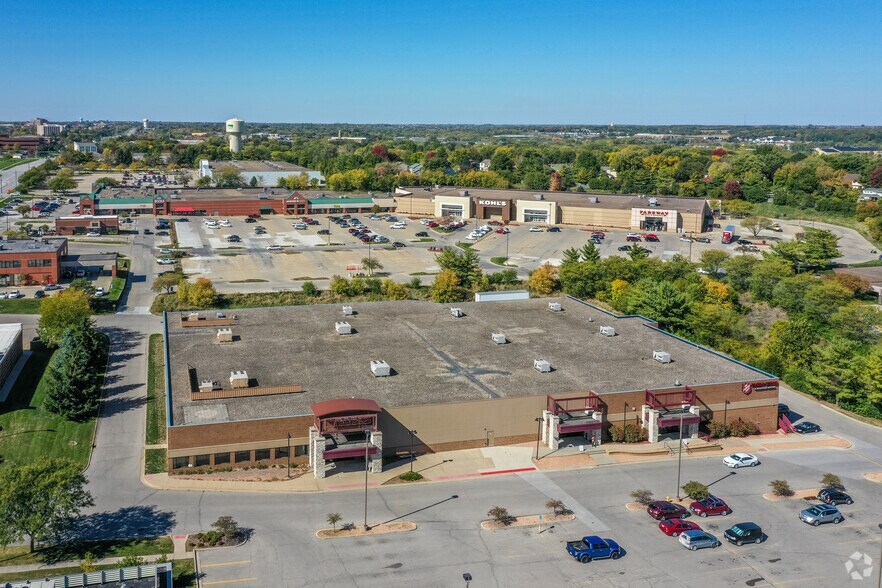 More Photos Of 9999 University Ave, Clive Freestanding For Lease