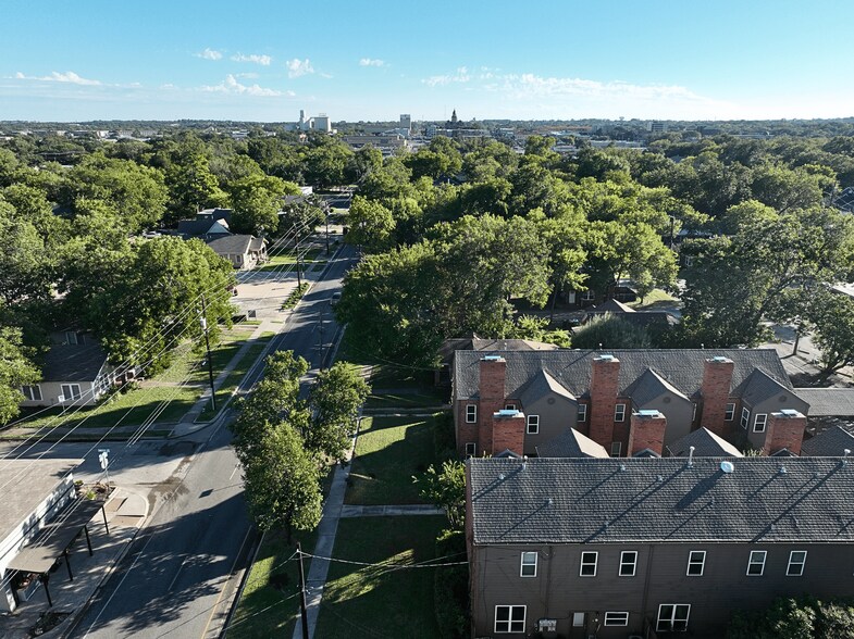 More Photos Of 1101 N Locust St, Denton Apartments For Sale