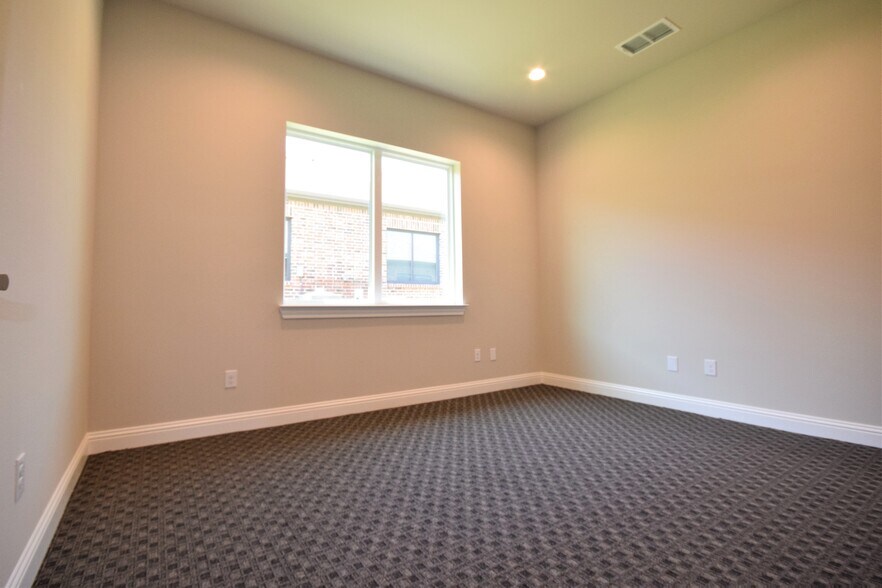 More Photos Of 2601 Little Elm Pky, Little Elm Coworking Space